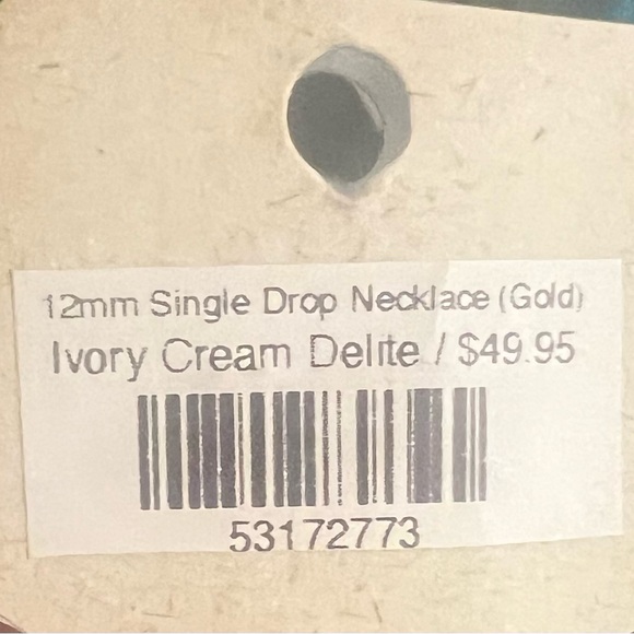 Victoria Lynn Elegant Gold Necklace with Dark Gem - Picture 2 of 3